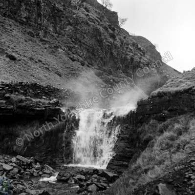 Swinner Gill, Waterfall